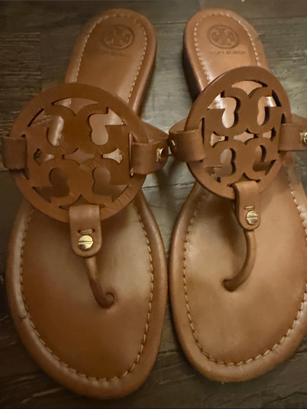 Tory Burch Tan Leather Logo Thong Sandals - Picture 6 of 6